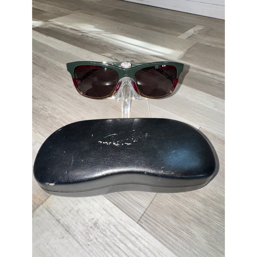 Carolina Herrera Sunglasses Green Red Tan Monogram Square SHE5945518COL.0AT1135